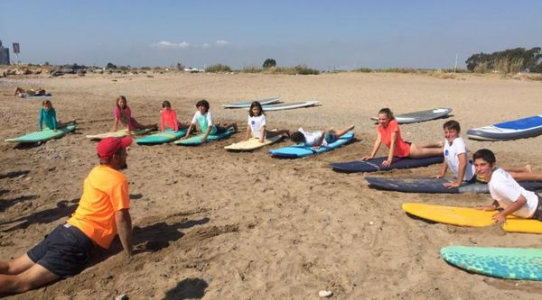 Top campamentos Surf disponibles en Aula Viajera