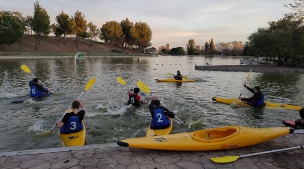 Programa de orientación y piragüismo para centros educativos en Parla (2)
