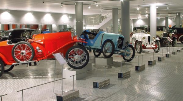 Visita educativa al Museo de Historia de la Automoción de Salamanca 