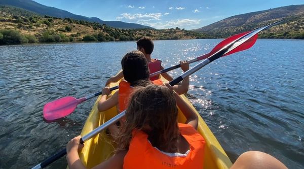 Clase de sexto de Primaria celebrando su viaje de fin de etapa en Soria 