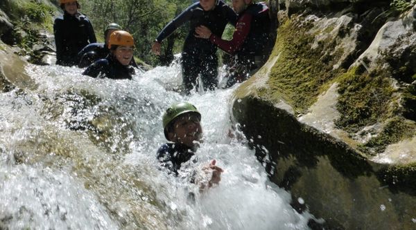 Alumnos de 4º de la ESO y Bachillerato disfrutando de su viaje de fin de estudios en Murcia 