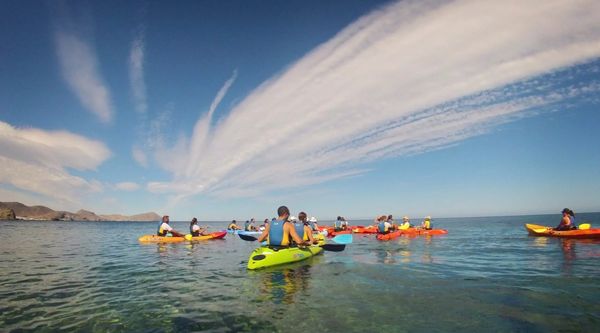 Jornada de deportes náuticos en Menorca 